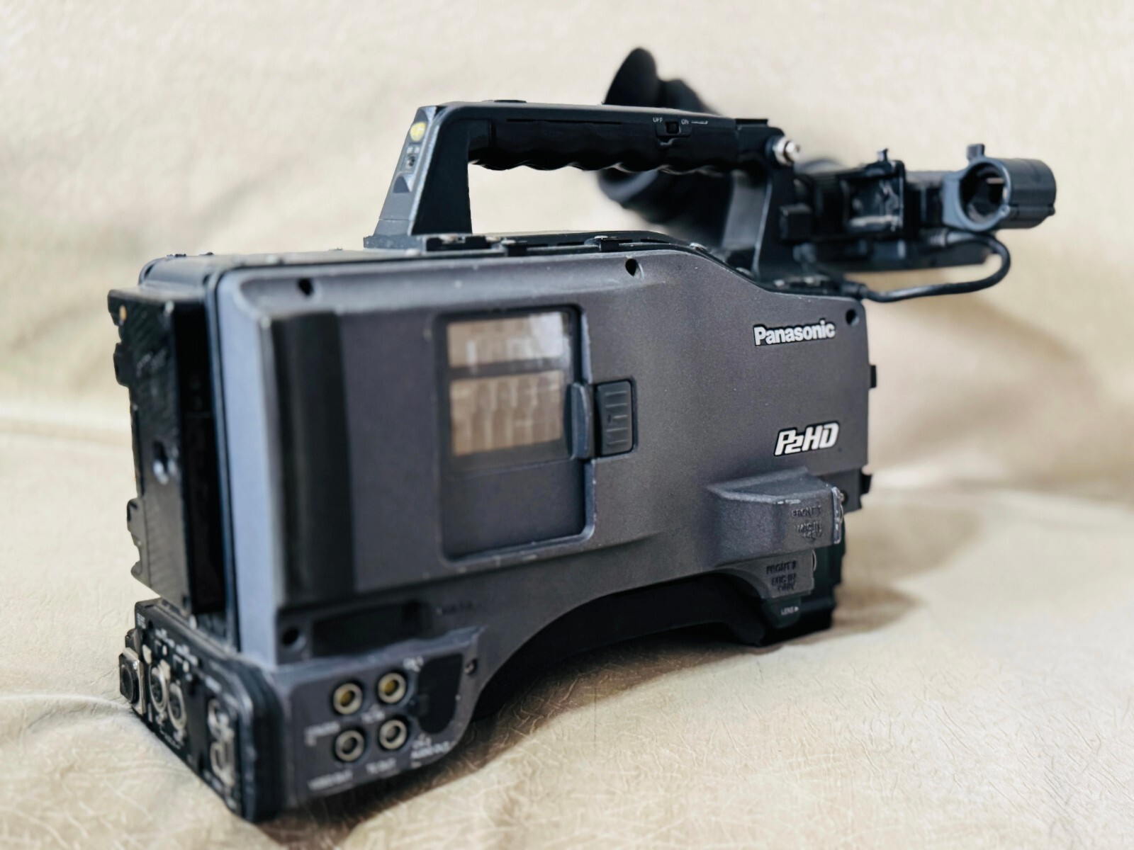 Tesed - Panasonic AG-HPX500MC P2HD Camcorder w Fujifilm A20