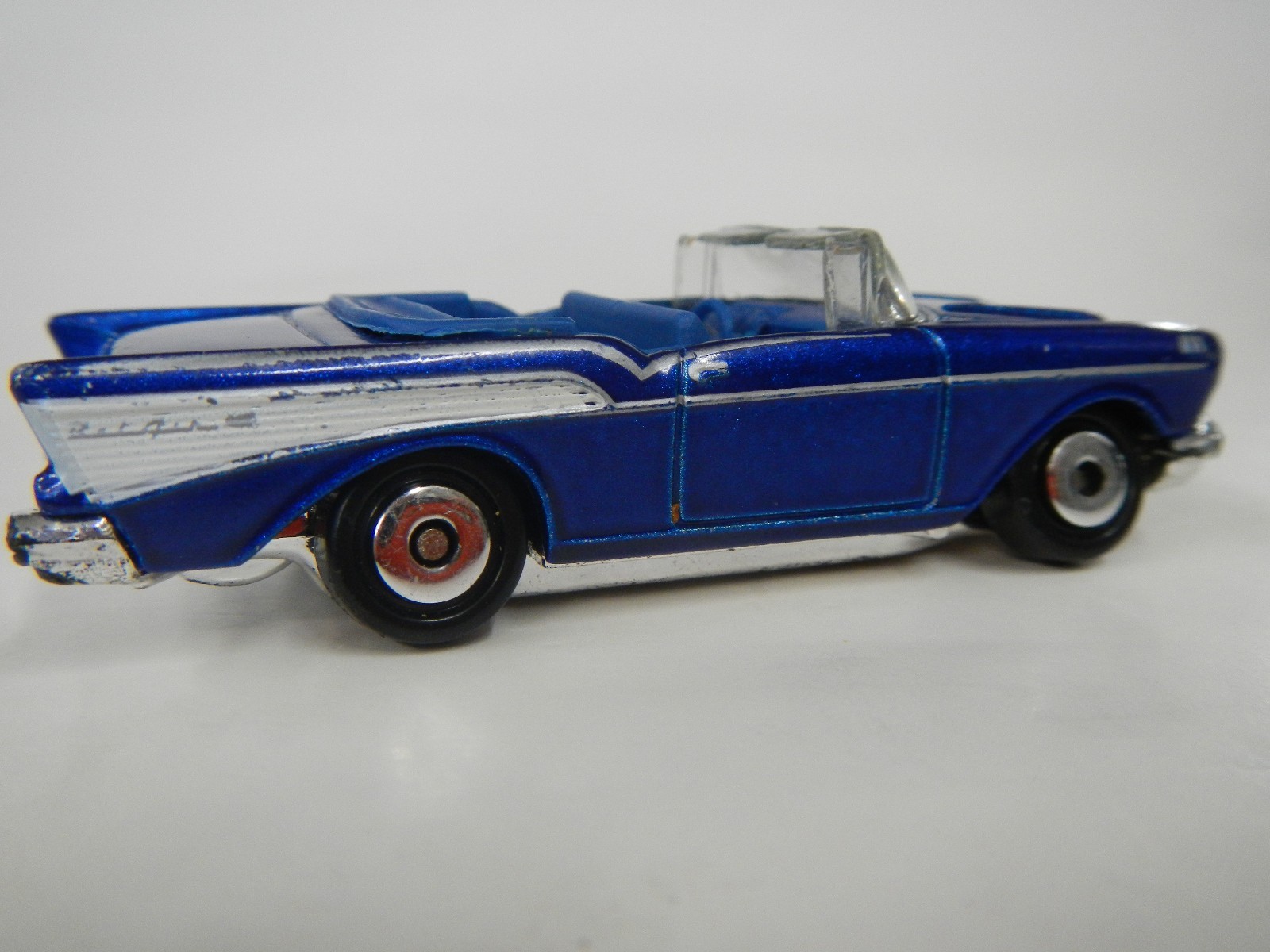 ミニカー MATCHBOX Chevrolet Bel Air Convertible BLUE Matchbox Cars 1957 Chevrolet Convertible Bel air 1997