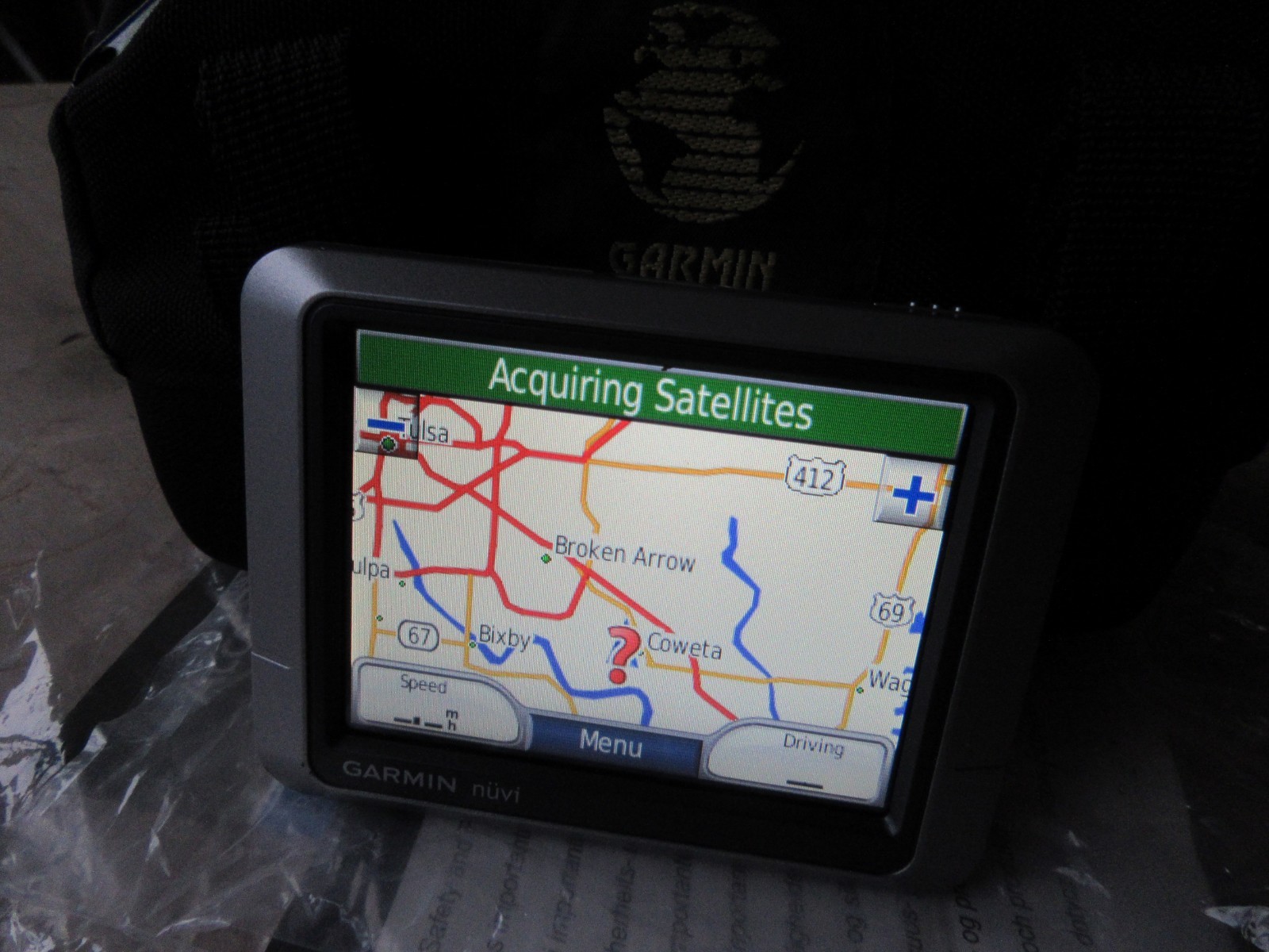 Garmin nüvi 200 GPS BUNDLE w/ 16GB SD Card, Bag + Version 2019.20 US / Canada