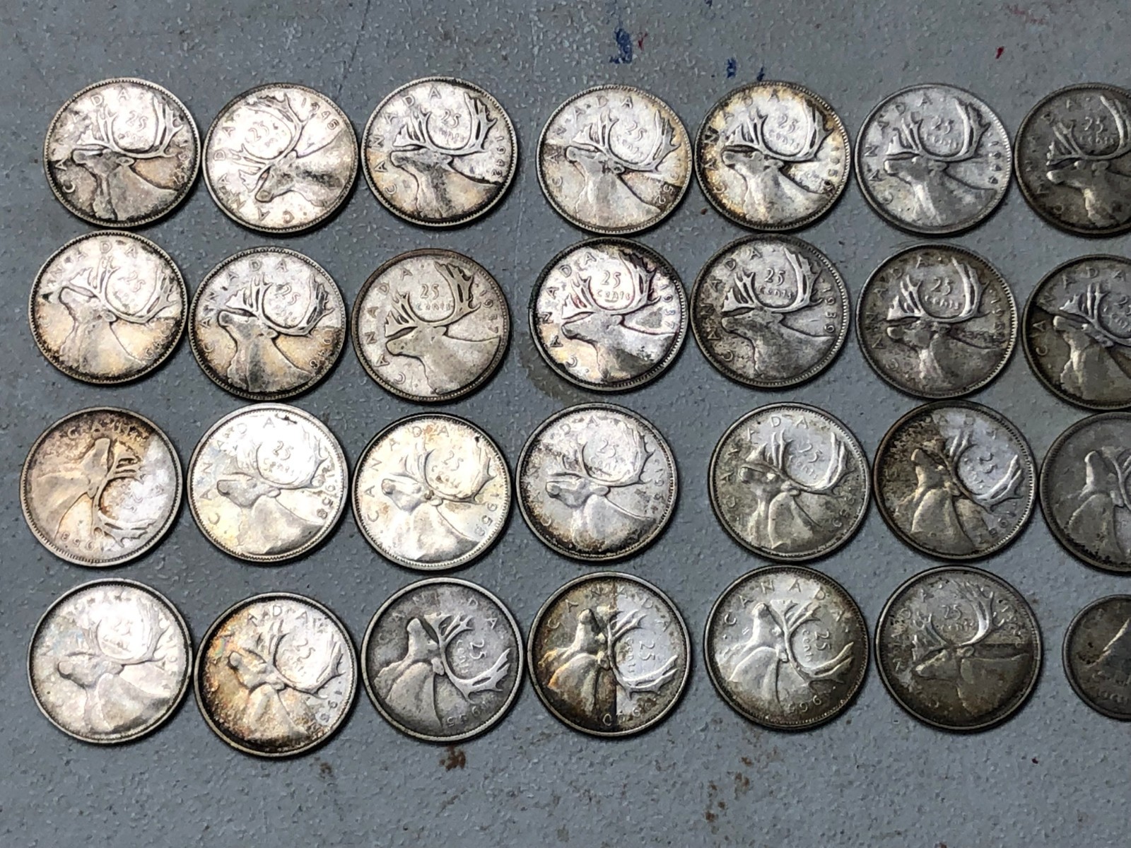 Mixed Lot Of Silver Canadian Coins. 1940's, 1950's And 1960's Quarters And Dimes