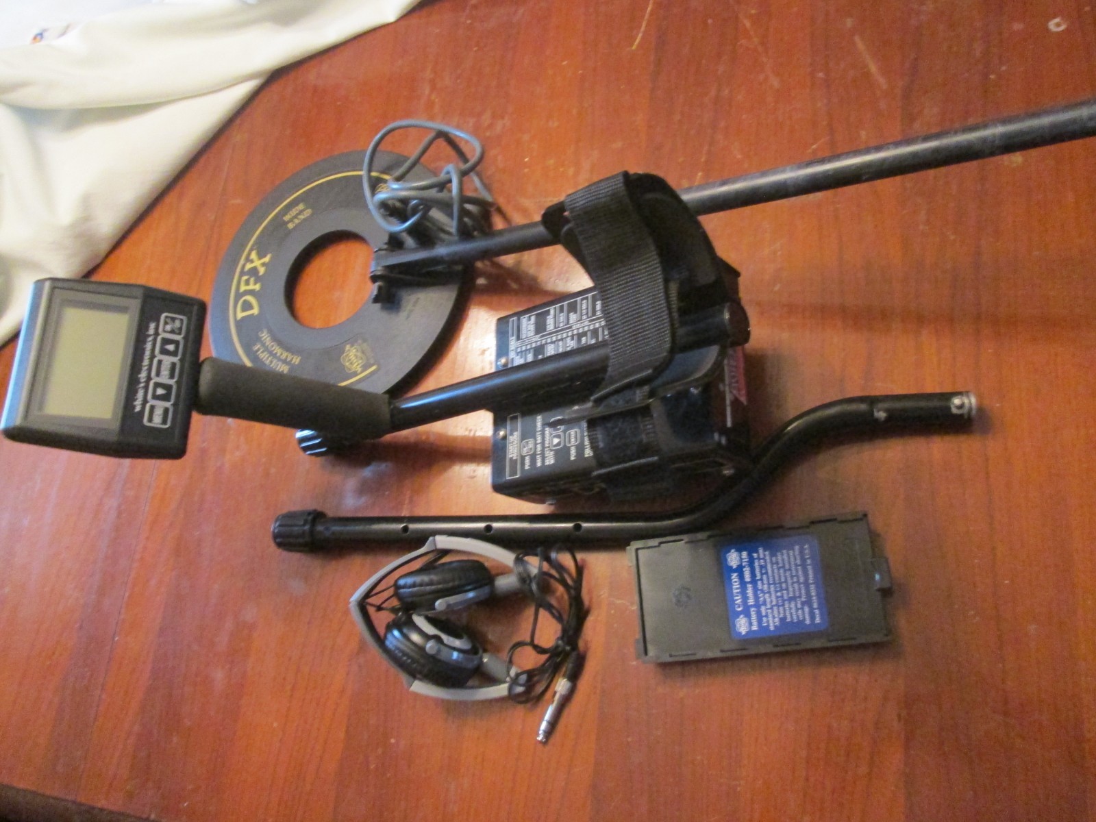 WHITES Spectrum DFX E Series good shape metal detector with EXTRAS