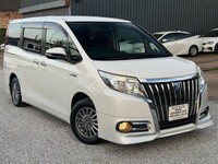 2017 Toyota Voxy 1.8L ESQUIRE PETROL HYBRID ELECTRIC 7 SEATER EURO 6 LEATHER HEA