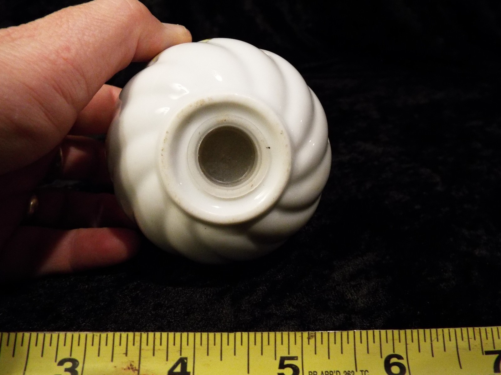 Ceramic pomander potpourri ball with yellow and red flowers