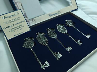 Super Rare Coffret Clés Du Royaume Silver 25th Birthday Disneyland Paris LE