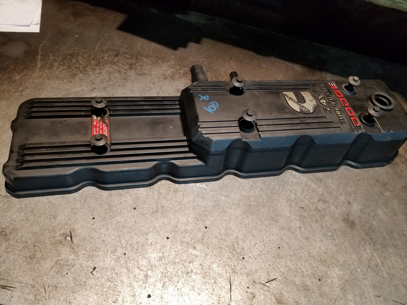 Dodge Ram 5.9L Cummins USED VALVE COVER ASSEMBLY 2005-07 4931453 4931454 REV01 - Picture 9 of 11