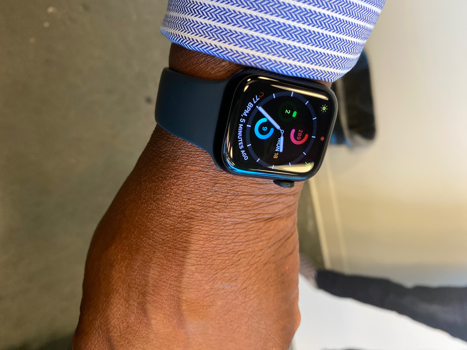 Apple Watch Series 8 41mm Midnight Aluminum GPS + LTE Apple Watch Series 8 41mm Midnight Aluminum GPS + LTE