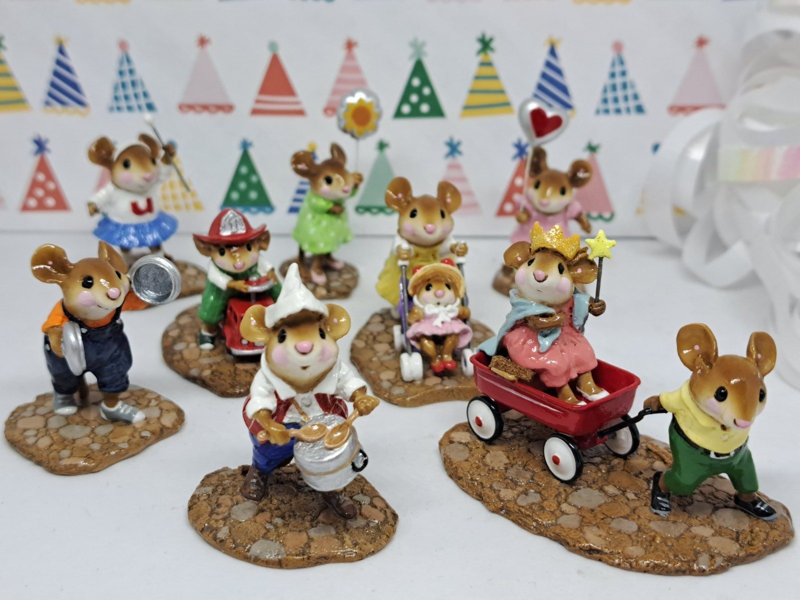 コレクター必見！wee forest folk　m136a WFF Wee Forest Folk TRAVELING MOUSE with Suitcases M-110