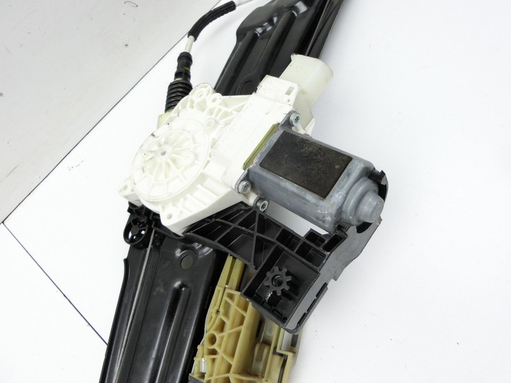 BMW 525d F10 13-17 Lim Fensterhebermotor mit Fensterheber Links Hinten BMW 525d F10 13-17 27.02.2014 7182613... Bild 4