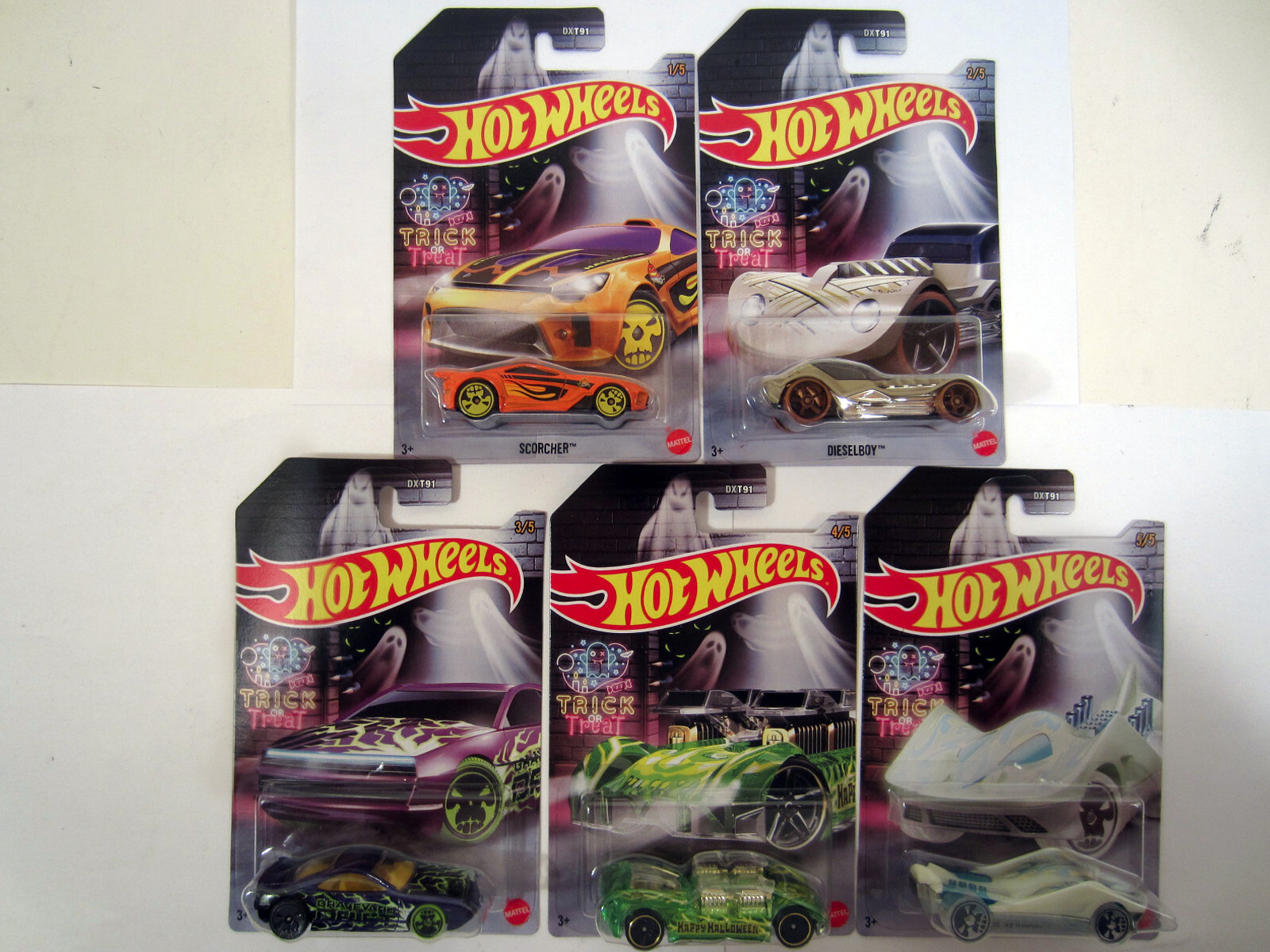 Hot Wheels 2022 Halloween Set of 5 CARS 1:64 Trick or Treat Scorcher Stinger ++