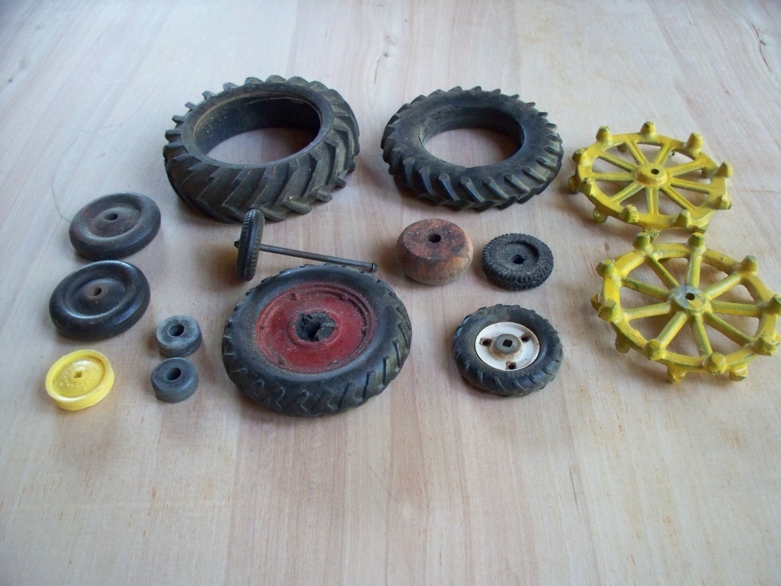 Toy Farm Tractor & Wagon Wheels! Vintage Spares! Nice!!