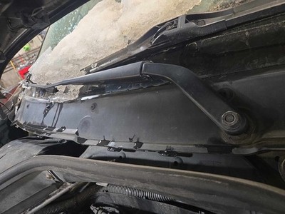 Used Right Wiper Arm fits: 2011 BMW X5 M xDrive35d 35i 50i