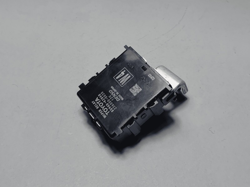 Used 2019-2024 Toyota RAV4 Windshield Wiper Relay Control Module OEM