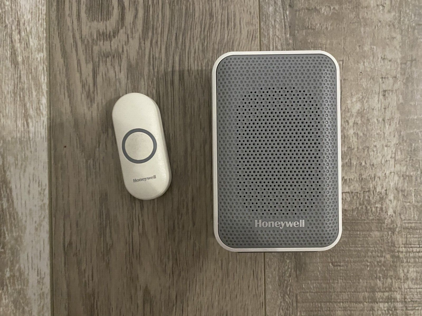 Honeywell ActivLink Home Doorbell RDWL313A w/ Push Button Good Working