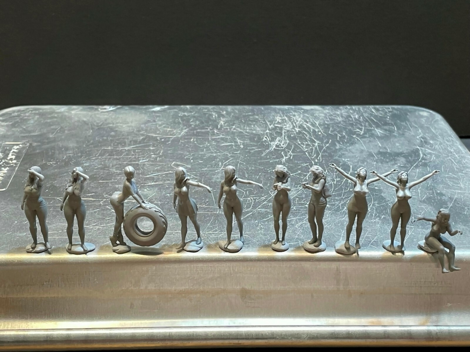 1:64 Figures  - Resin / unpainted - For Dioramas #203 Miniature Figures 164 Fig