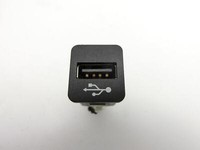 BMW F01 750iX 08-12 4,4i 300KW USB Adapter Buchse BMW F01 750iX 08-12 09.06.2011 84109237656 9237656... Vorschau 2