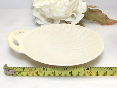 Belleek Ireland Shell Small Catch all Tray / dish 5th/2nd Green Mark 1955-65