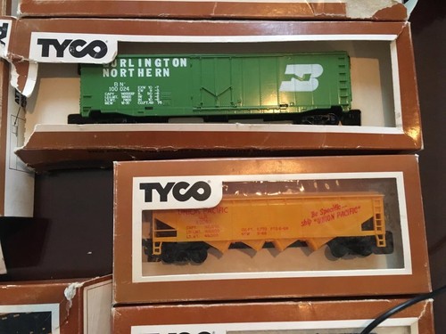TYCO VINTAGE 1975  MIDNIGHT SPECIAL HO TRAIN Lot WITH BOXES