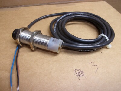 Eaton E57G-18UPN8-C2 Proximity Proxy Sensor Switch 3 Wire 10-30 VDC PNP N/O 2m 