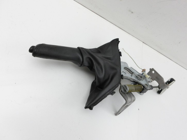 BMW 1er 116i F20 11-15 Handbremshebel Hebel für Handbremse Bremshebel BMW 1er 116i F20 11-15 20.10.2011 6876774... Bild 6