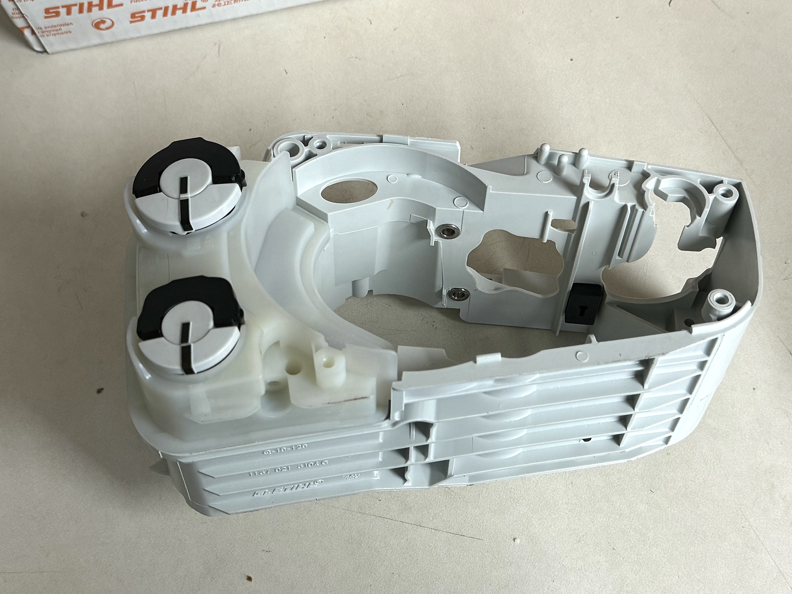 STIHL OEM ENGINE HOUSING 1137 020 3012 B MS193T MS194T MS 193 194 T GENUINE - Picture 4 of 5