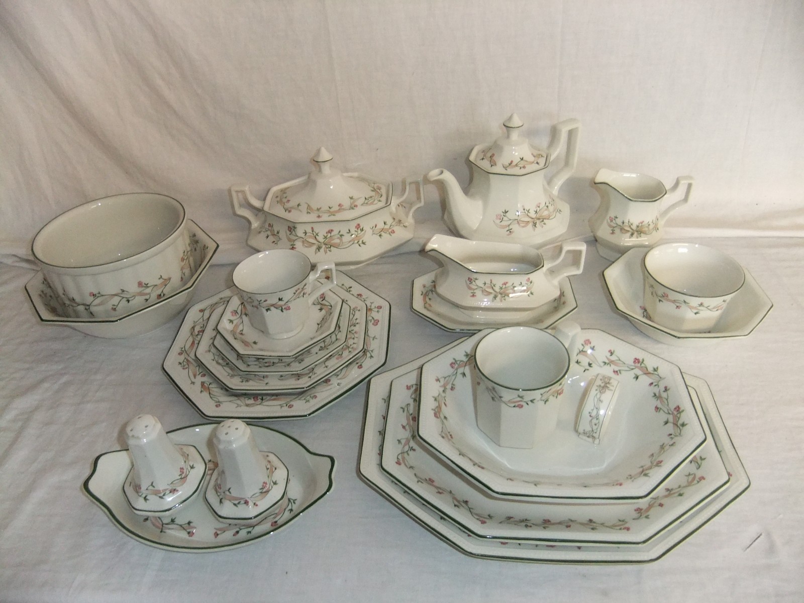 Johnson brothers EternalBow C&S POT セット Johnson brothers