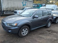 Left hand drive, Mitsubishi Outlander, Petrol, Automatic, Air-con 