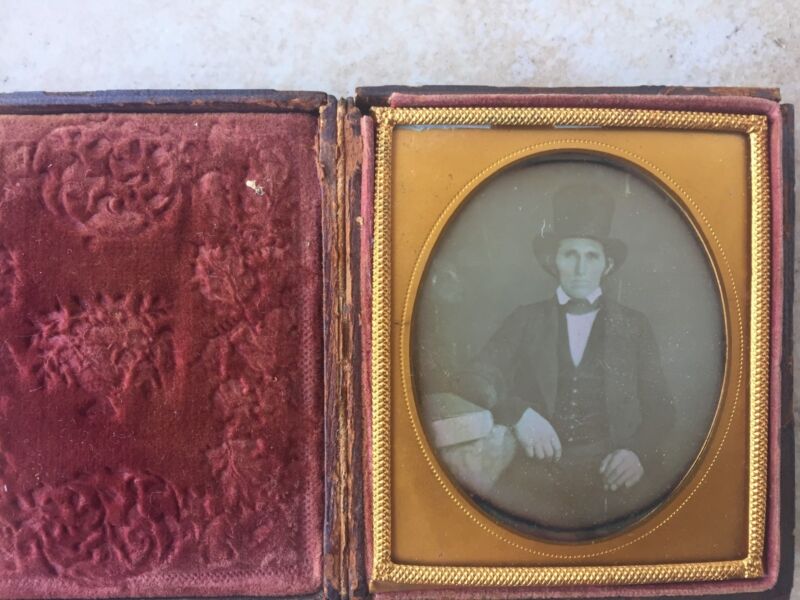 Rare High Fashion Study Dag Vintage: Man In A Top Hat Sixth Plate Daguerreotype