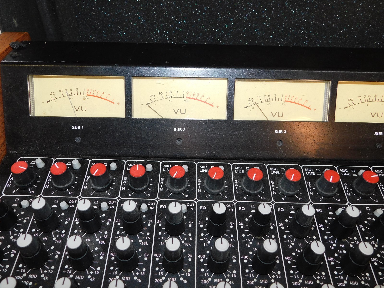 Carvin MX1688  Mixer Eight 8 Track Mixing Board Model Equalizer   *LOCAL PICKUP*