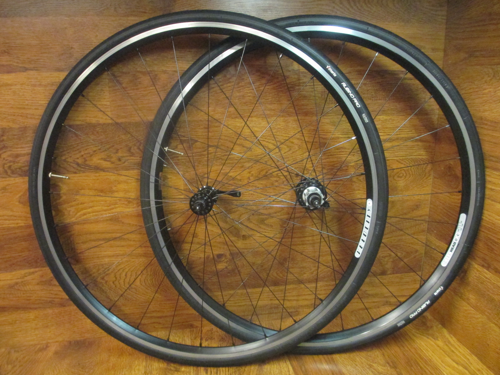 VELOCITY AEROHEAD CLINCHER SPEED CIFIC 10 SPEED CAMPAGNOLO TRIPLE