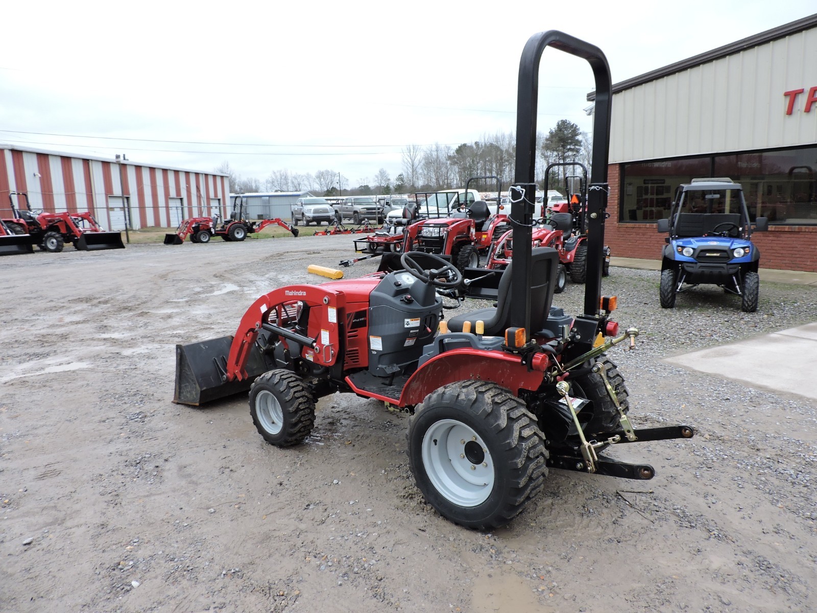 2016 MAHINDRA EMAX 22 4WD TRACTOR WITH LOADER!! - LOW HOURS - GOOD CONDITION!!
