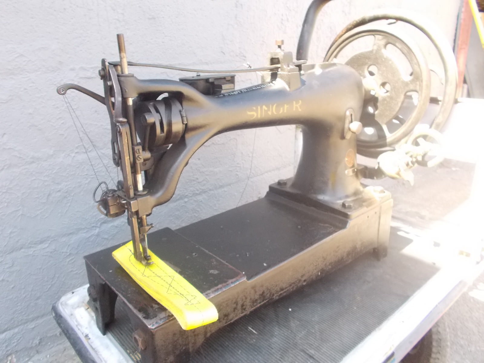 Industrial Sewing Machine Model Singer 7-31 single needle walking foot- Leather