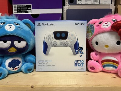   IN HAND   Sony PS5 DualSense Astro Bot Controller Limited Edition *EXP. SHIP!*