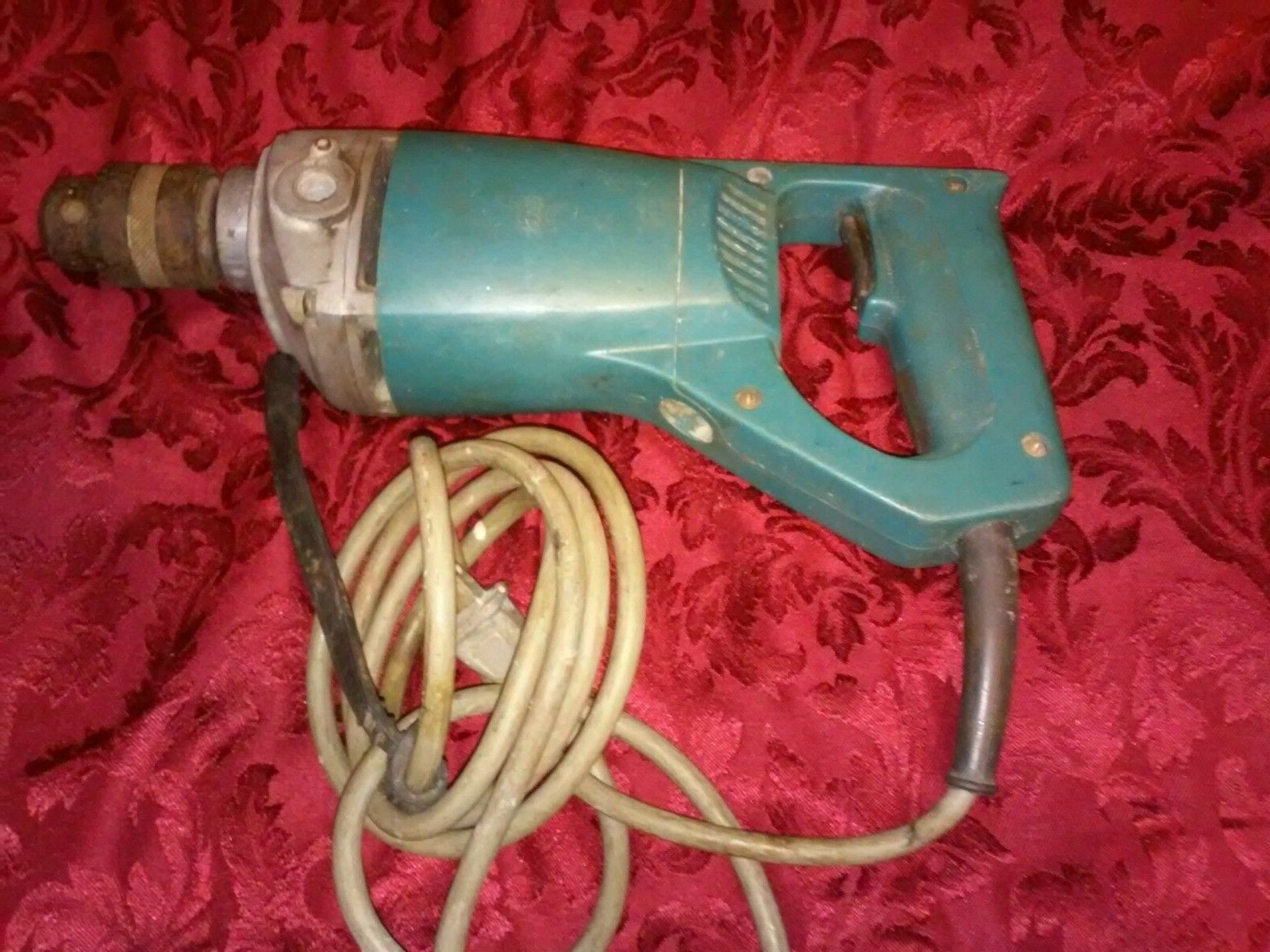 MAKITA DRILL CORDED 6301LR WITH CHUCK KEY WORKS GREAT!