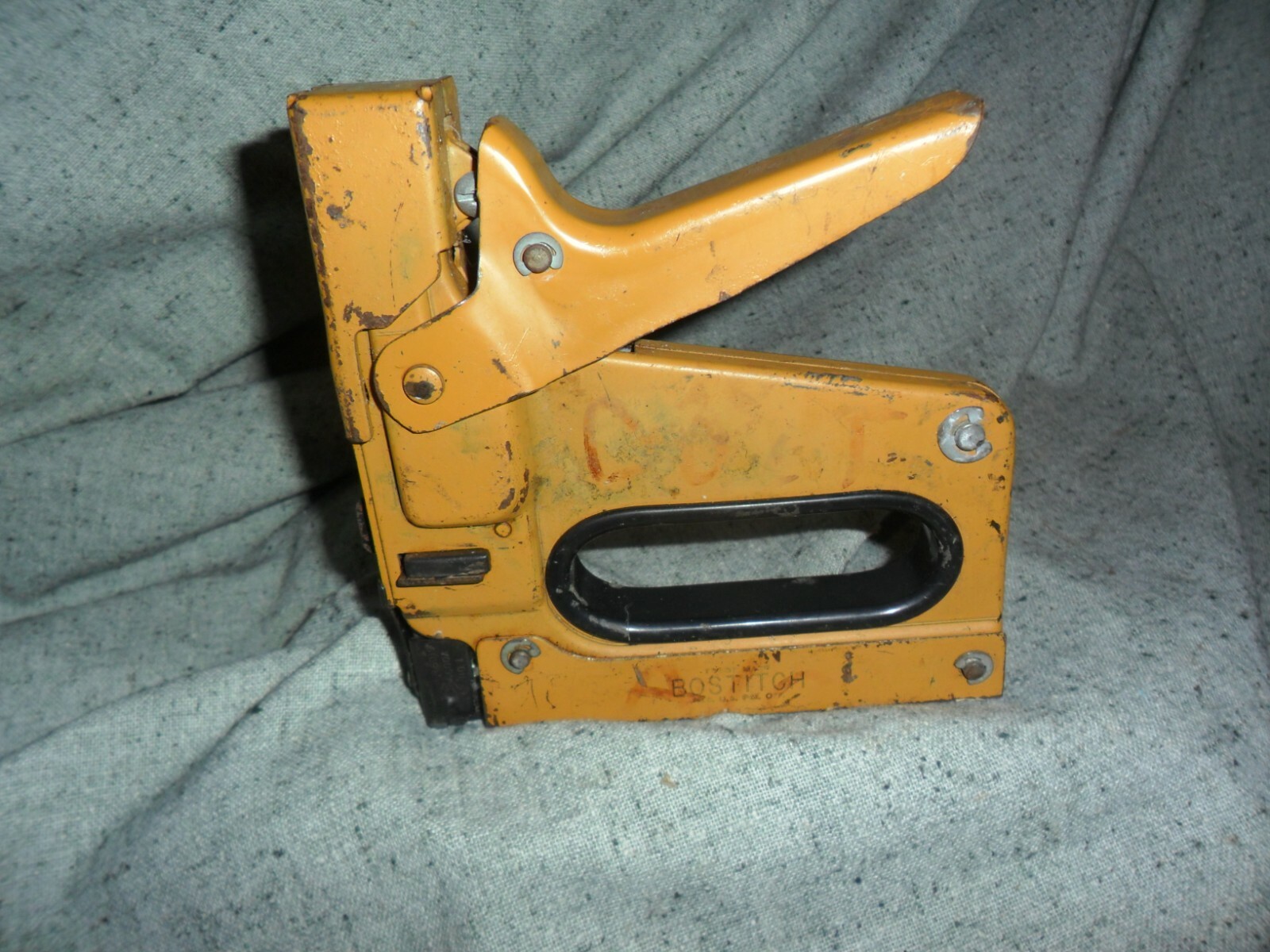 Купить Степлер HVAC Outward Clinch Heavy Duty Stapler Red BOSTITCH