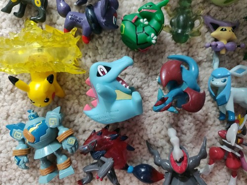 Pokemon mini figure lot Banpresto Bandai Set Japan Authentic Pikachu Umbreon