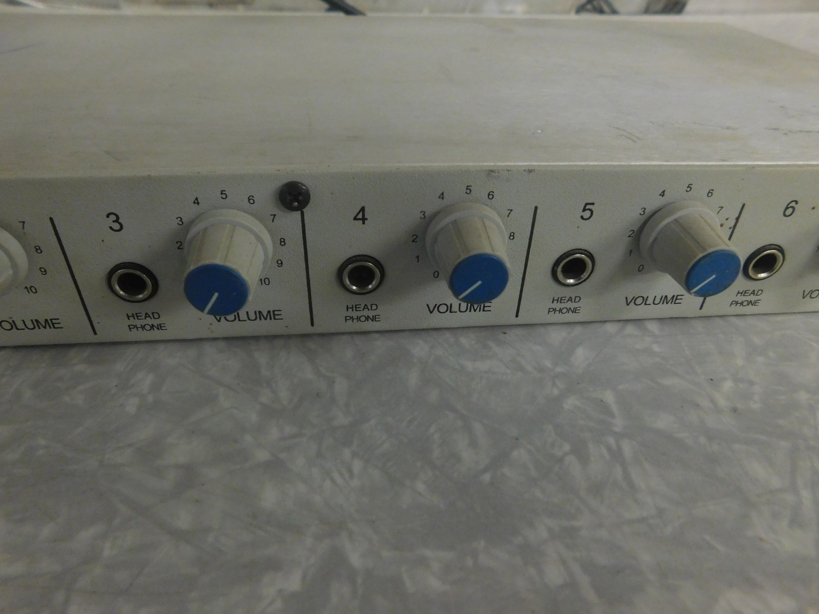 Furman HA-6A Rackmount 6-Channel Studio Headphone & Monitor Amplifier