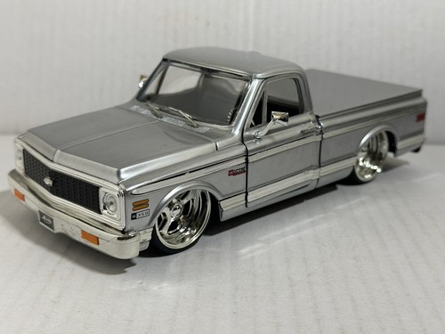 ミニカー Jada 1972 SHEVY CHEYENNE 1/24 118 - Jada Toys 1972 Chevy Cheyenne 1/24 Diecast Review