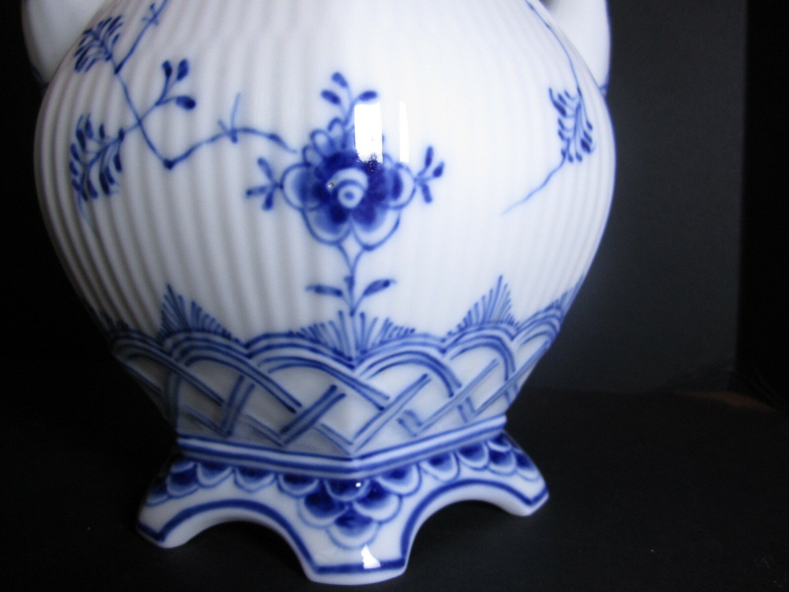 Coffee Pot #1202 - Blue Fluted - Royal Copenhagen - Full Lace - 1:st Quality