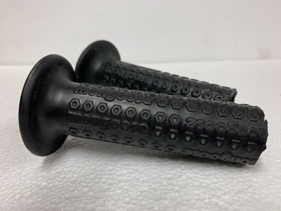 mongoose grips