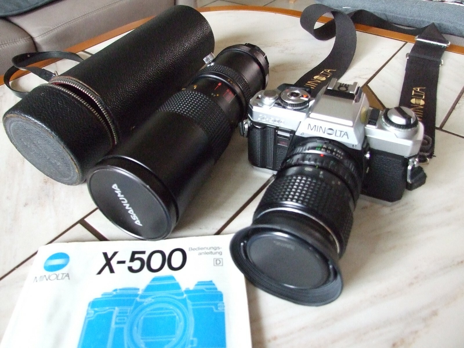 analoge Spiegelreflexkamera Minolta X500 mit Objektiven
