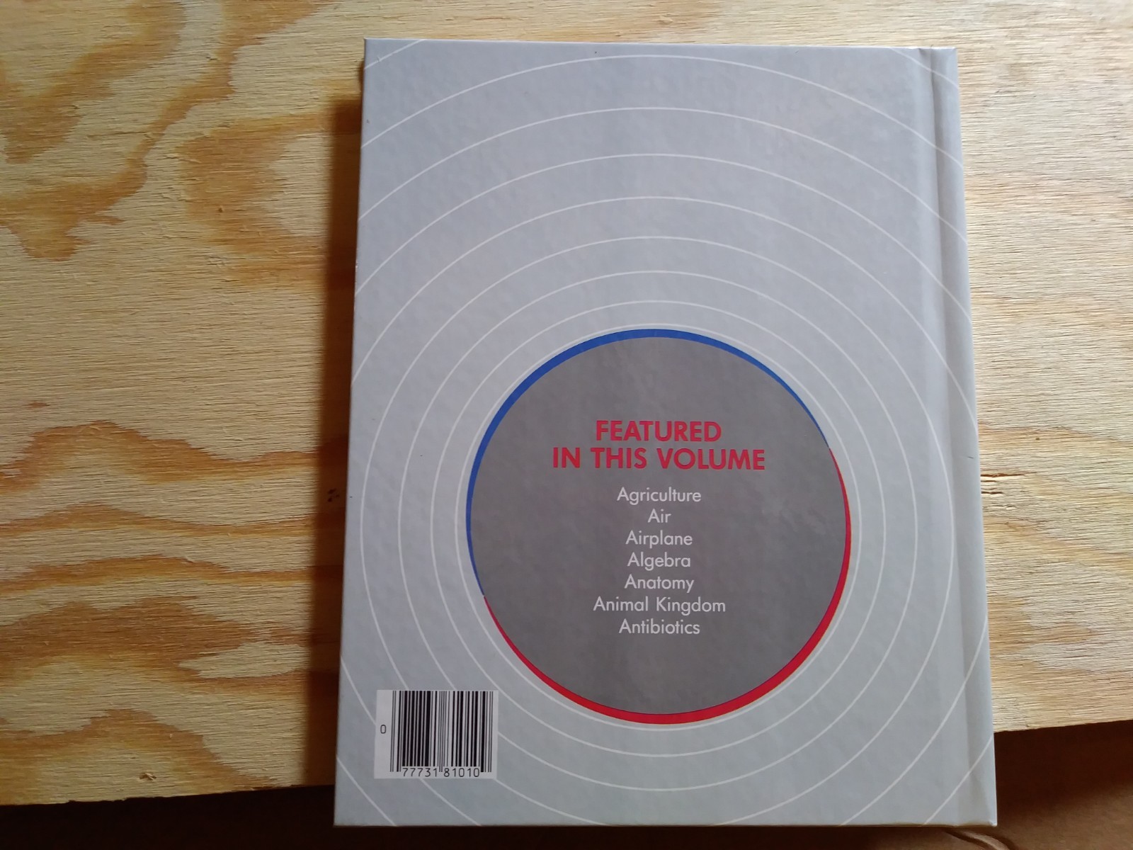 Funk and Wagnall Science Encyclopedia volume 1