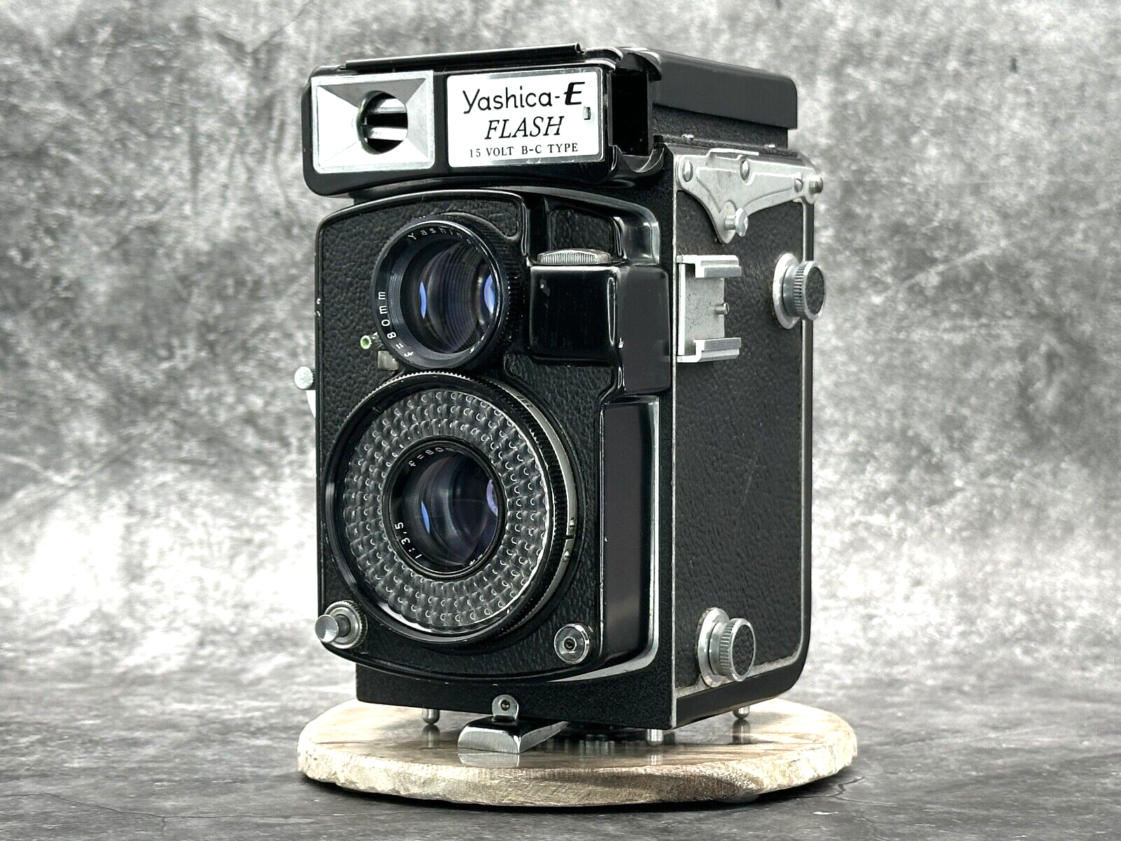 フィルムカメラ yashcaflex A Black 第4回フィルムカメラを始めよう！中判スタートに国産二眼レフは