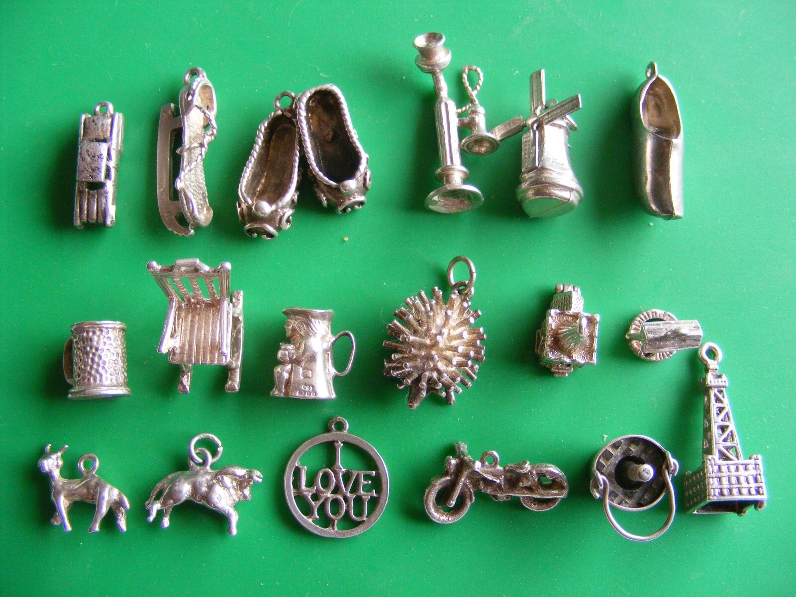 アクセサリー UK Vintage Silver Charm Bracelet 50g VINTAGE SILVER CHARM BRACELET CAR BIKE HEDGEHOG WINDMILL