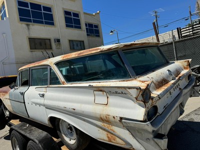 Owner 1959 Pontiac Catalina Wagon White RWD Automatic