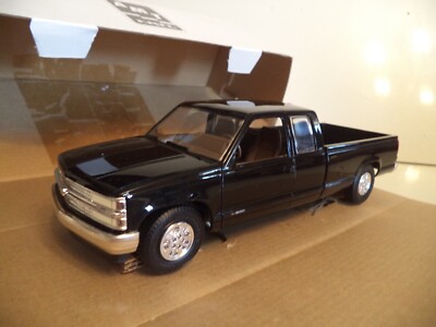 AMT - 1994 CHEVROLET SILVERADO C-1500 EXTENDED CAB PICKUP TRUCK - DEALER PROMO