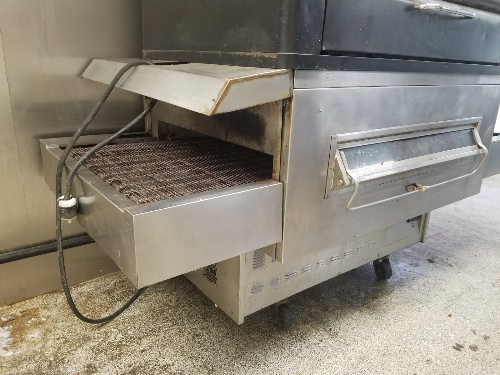 Middleby Marshall JS 350 Pizza Oven - Gas - 32
