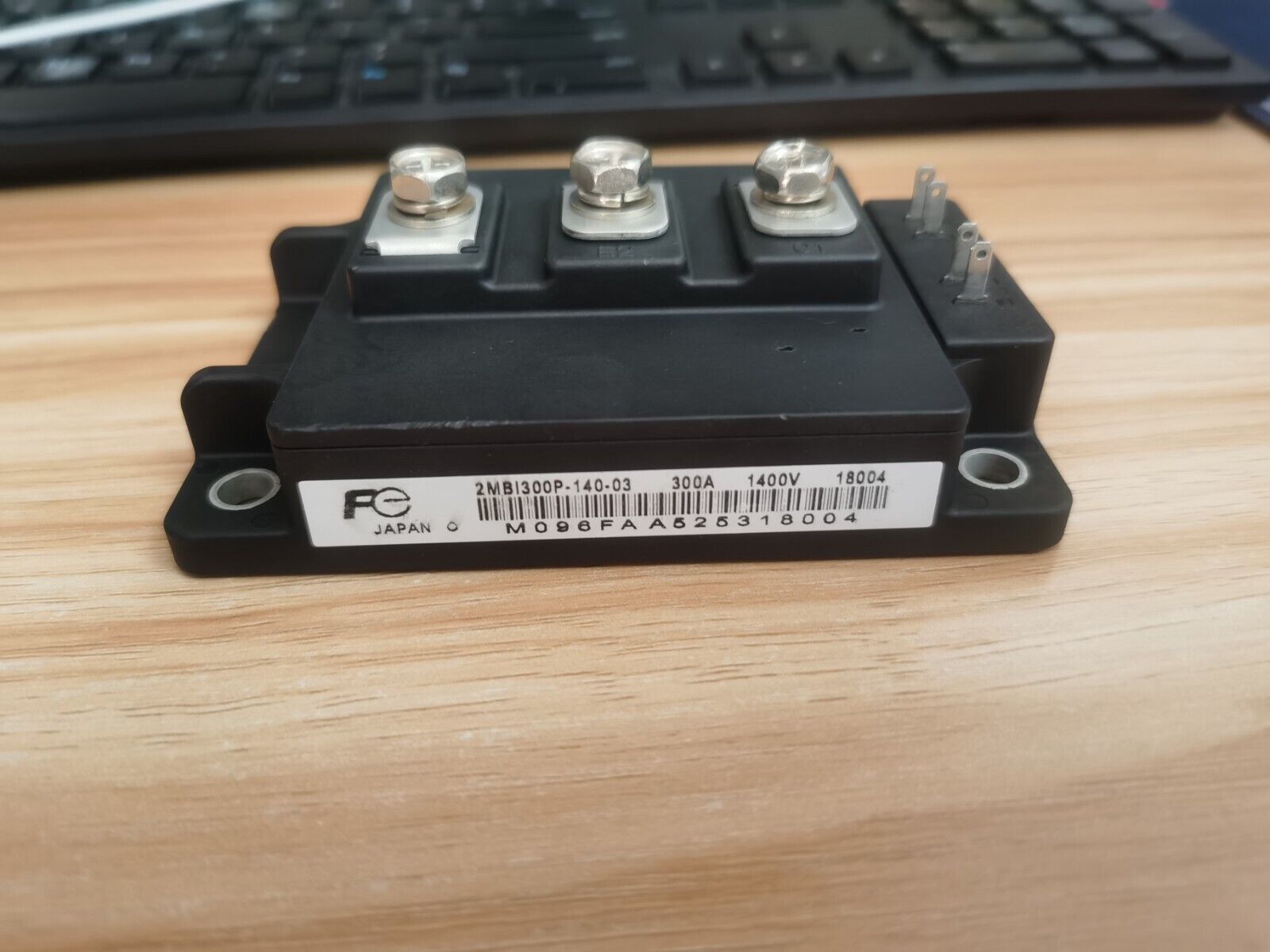 1PCS Fuji IGBT Module 2MBI300P-140-03 2MBI300P14003 -New 1PCS Fuji IGBT Module 2MBI300P-140-03 2MBI300P14003 -New