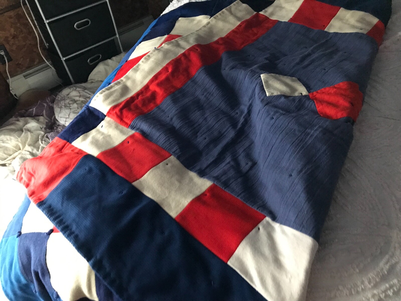 VTG POLYESTER MID CENTURY RETRO TIED QUILT LAP BLANKET 60X48 THROW COUCH