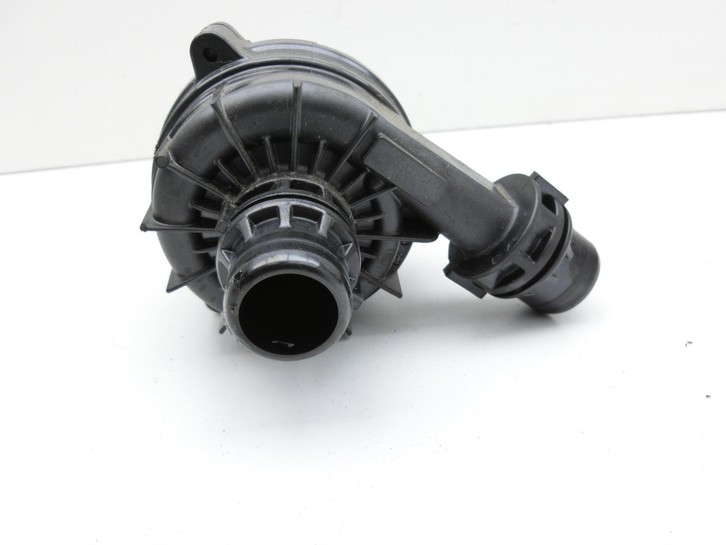 Tesla Model S Palladium 21-25 EV  493KW Umwelzpumpe Heizung Pumpe Tesla Model S Palladium 21-25 30.07.2024... Vorschau 2