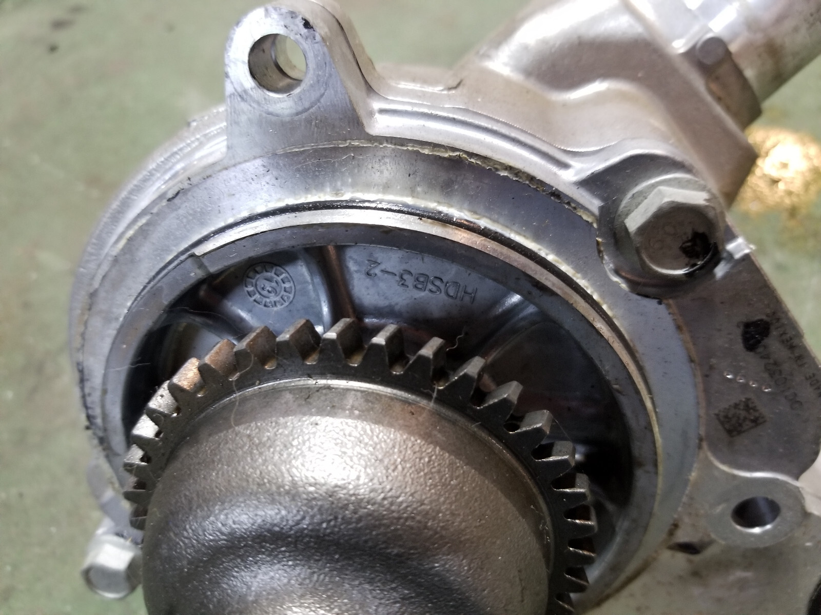 L5P 6.6L DURAMAX GM  12680257  WATER PUMP - Picture 6 of 9
